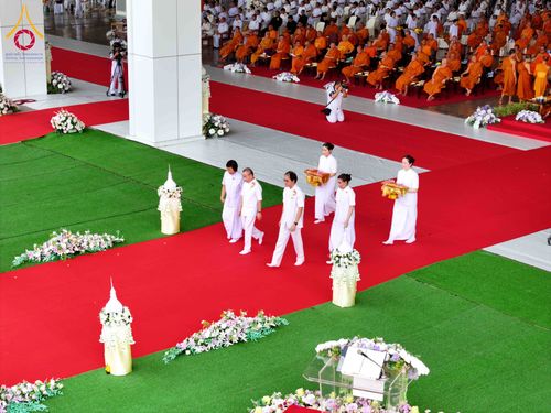 ภาพ No.316602:วันอาทิตย์ที่ 29 มีนาคม พ.ศ. 2569 พิธีทอดผ้าบังสุกุลและพิธีชำระร่าง โยมพ่อณรงค์ จินตมากุล  สิริอายุ 99 ปี 11 เดือน โยมบิดา พระครูปลัดรัตนวีรวัฒน์ (รังสฤษดิ์ อิทฺธิจินตโก) ที่ปรึกษาเจ้าคณะจังหวัดปทุมธานี เจ้าอาวาสวัดพระธรรมกาย  ณ ฌาปนสถานชั่วคราว ทางเข้า 