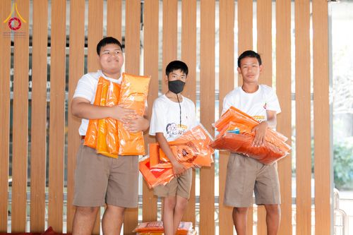 ภาพ No.299068:วันที่ 20 มกราคม พ.ศ. 2569 พิธีทอดผ้าป่าทำนุบำรุงศาสนสถาน ณ วัดใหม่นพรัตน์ ต.เนินพระปรางค์ อ.สองพี่น้อง จ.สุพรรณบุรี ในโครงการธรรมยาตรา กตัญญูบูชา มหาปูชนียาจารย์ พระมงคลเทพมุนี(สด จนฺทสโร) พระผู้ปราบมาร อนุสรณ์สถาน 7 แห่ง ปีที่ 14