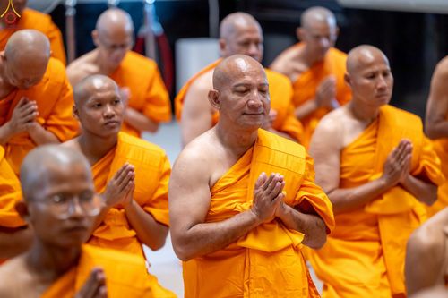 ภาพ No.350876:วันที่ 19 กันยายน พ.ศ.2569 พิธีบรรพชาอุปสมบท โครงการอุปสมบทหมู่บูชาธรรม ครบรอบ 109 ปี วันครูผู้ค้นพบวิชชาธรรมกาย ณ โบสถ์พระไตรปิฏก วัดพระธรรมกาย