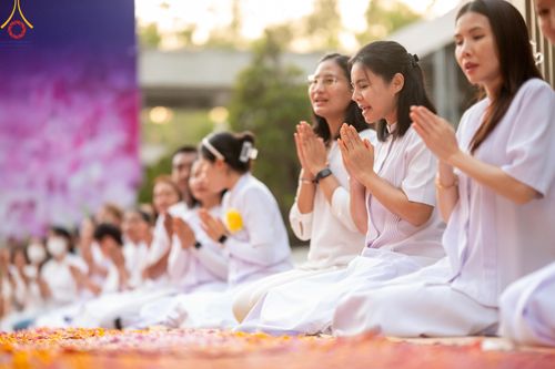 ภาพ No.105776:พิธีต้อนรับพระธรรมยาตรา ในโครงการธรรมยาตรากตัญญูบูชา มหาปูชนียาจารย์ พระมงคลเทพมุนี(สด จนฺทสโร) พระผู้ปราบมาร อนุสรณ์สถาน 7 แห่ง ปีที่ 12 วันที่ 3 มกราคม พ.ศ. 2567 ณ อนุสรณ์สถานโลตัสแลนด์ จ.สุพรรณบุรี