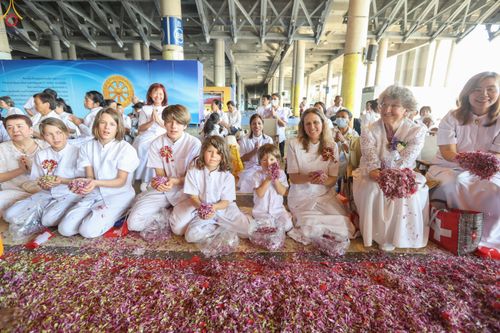 ภาพ No.305970:วันที่ 25 มกราคม พ.ศ. 2569 พิธีต้อนรับพระธรรมยาตรา วัดพระธรรมกาย(ภาพชุดที่ 4) ในโครงการธรรมยาตรา กตัญญูบูชา มหาปูชนียาจารย์ พระมงคลเทพมุนี(สด จนฺทสโร) พระผู้ปราบมาร อนุสรณ์สถาน 7 แห่ง ปีที่ 14