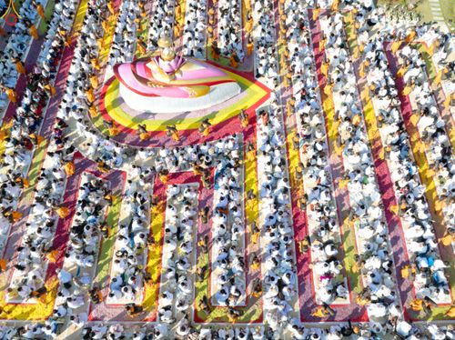 ภาพ No.292942:วันที่ 11 มกราคม พ.ศ. 2569 พิธีต้อนรับพระธรรมยาตรา ณ อนุสรณ์สถานลำดับที่ 3 (ภาพชุดที่ 2) สถานที่เกิดในเพศสมณะ วัดสองพี่น้อง อำเภอสองพี่น้อง จังหวัดสุพรรณบุรี ในโครงการธรรมยาตรา กตัญญูบูชา มหาปูชนียาจารย์ พระมงคลเทพมุนี(สด จนฺทสโร) พระผู้ปราบมาร อนุสรณ์สถ