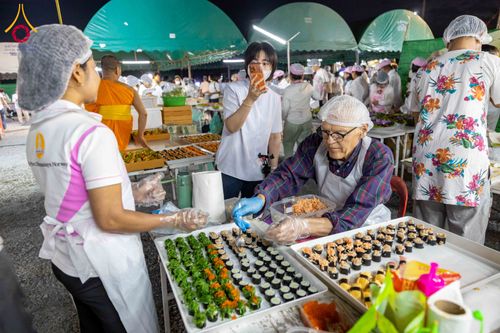 ภาพ No.300971:วันที่ 23 มกราคม พ.ศ. 2569 พิธีถวายภัตตาหารเป็นสังฆทาน แด่พระธรรมยาตรา ณ อนุสรณ์สถานบางปลา วัดบางปลา อำเภอบางเลน จังหวัดนครปฐม ในโครงการธรรมยาตรา กตัญญูบูชา มหาปูชนียาจารย์ พระมงคลเทพมุนี(สด จนฺทสโร) พระผู้ปราบมาร อนุสรณ์สถาน 7 แห่ง ปีที่ 14