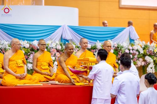 ภาพ No.264665:วันอาทิตย์ที่ 2 พฤศจิกายน พ.ศ. 2568 พิธีทอดกฐินสามัคคี ณ สภาธรรมกายสากล วัดพระธรรมกาย