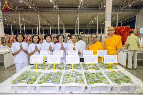 ภาพ No.305669:วันที่ 29 มกราคม พ.ศ. 2569 พิธีถวายภัตตาหารเป็นสังฆทาน แด่พระธรรมยาตรา ณ วัดพระธรรมกาย  จังหวัดปทุมธานี ในโครงการธรรมยาตรา กตัญญูบูชา มหาปูชนียาจารย์ พระมงคลเทพมุนี(สด จนฺทสโร) พระผู้ปราบมาร อนุสรณ์สถาน 7 แห่ง ปีที่ 14