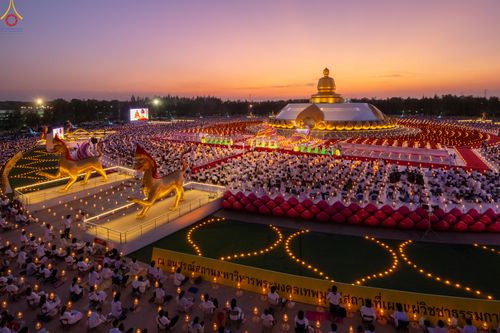 ภาพ No.302280:วันที่ 23 มกราคม พ.ศ. 2569 พิธีจุดประทีปธรรมถวายเป็นพุทธบูชา (ภาพชุดที่ 2) และบูชาธรรมมหาปูชนียาจารย์  ณ อนุสรณ์สถานลำดับที่ 5 สถานที่เผยแผ่วิชชาธรรมกายครั้งแรก อนุสรณ์สถานบางปลา วัดบางปลา อำเภอบางเลน จังหวัดนครปฐม ในโครงการธรรมยาตรา กตัญญูบูชา มหาปูชนีย