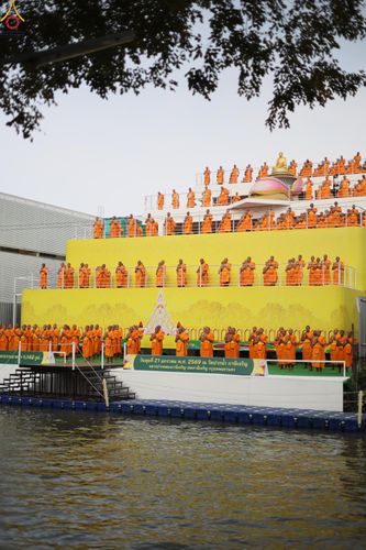 ภาพ No.300067:วันที่ 22 มกราคม พ.ศ.2569 พระธรรมยาตราปฏิบัติธรรม และถ่ายภาพหมู่ประวัติศาสตร์ ณ อาคารธรรมยาตรา กตัญญูบูชามหาปูชนียาจารย์  ตรงข้ามวัดปากน้ำภาษีเจริญ จ.กรุงเทพมหานคร ในโครงการธรรมยาตรา กตัญญูบูชา มหาปูชนียาจารย์ พระมงคลเทพมุนี(สด จนฺทสโร) พระผู้ปราบมาร อนุ