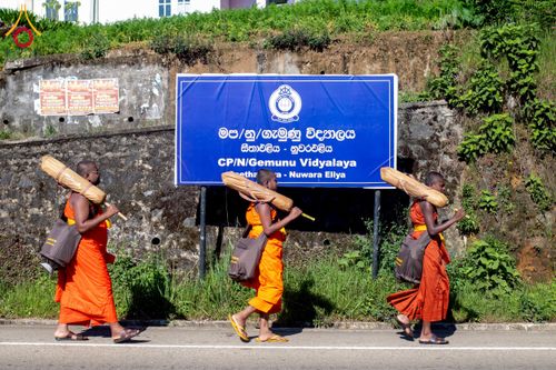 ภาพ No.226442:วันที่ 7-10 พฤษภาคม พ.ศ. 2568 โครงการเดินธรรมยาตรา สยาม-ลังกา ธรรมยาตรา ฉลองเทศกาลวิสาขบูชาแห่งชาติ ศรีลังกา บูชาธรรม 81 ปี หลวงพ่อธัมมชโย เมืองนูวราอิลิยา ประเทศศรีลังกา