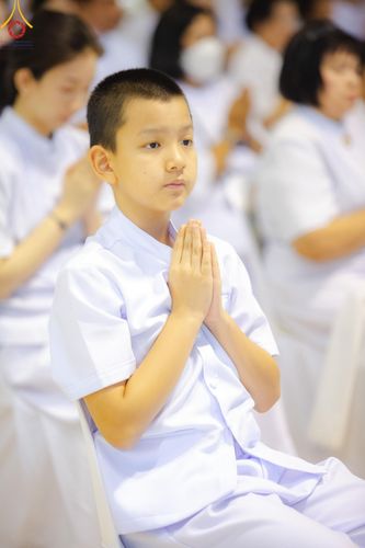 ภาพ No.139257:พิธีตักบาตร , พิธีบูชาข้าวพระ ณ ห้องแก้วสารพัด 1 สภาธรรมกายสากล วัดพระธรรมกาย วันอาทิตย์ต้นเดือนที่ 2 มิถุนายน พ.ศ. 2567