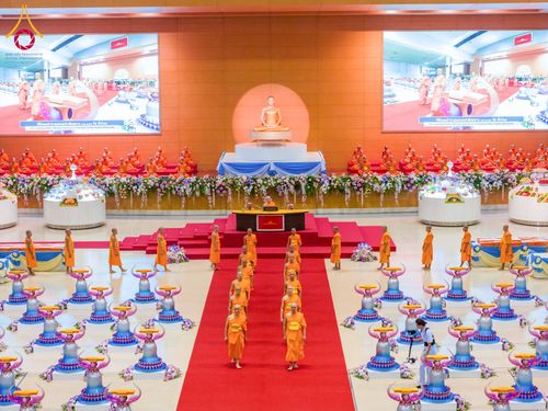 ภาพ No.134495:พิธีทอดผ้าป่าสมทบ มหาสังฆทาน 10,000 วัด ทั่วไทย วันอาทิตย์ต้นเดือนที่ 7 เมษายน พ.ศ.2567 ณ ห้องแก้วสารพัดนึก 1 สภาธรรมกายสากล  วัดพระธรรมกาย จ.ปทุมธานี