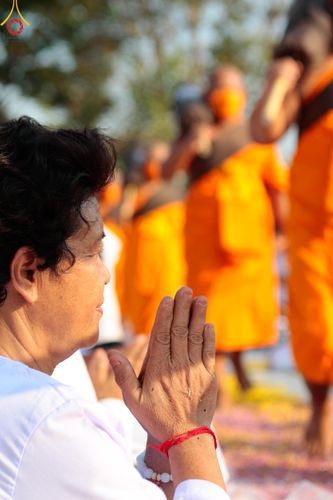 ภาพ No.110580:พิธีต้อนรับพระธรรมยาตรา ในโครงการธรรมยาตรากตัญญูบูชา มหาปูชนียาจารย์ พระมงคลเทพมุนี(สด จนฺทสโร) พระผู้ปราบมาร อนุสรณ์สถาน 7 แห่ง ปีที่ 12 วันที่ 11 มกราคม พ.ศ. 2567 ณ อนุสรณ์สถานลำดับที่ 3 สถานที่เกิดใหม่ในเพศสมณะ วัดสองพี่น้อง จ.สุพรรณบุรี