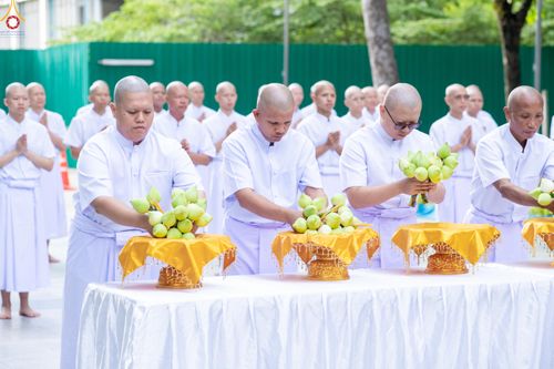 ภาพ No.333811:วันเสาร์ที่ 13 มิถุนายน พ.ศ.2569 พิธีเวียนประทักษิณ , พิธีวันทาสีมา , วันทาพระประธาน , พิธีขอขมาและมอบผ้าไตร โครงการอุปสมบทหมู่ผู้บริหาร รุ่นที่ 16 , โครงการอุปสมบทหมู่ธรรมทายาท ระดับอุดมศึกษา รุ่นที่ 53 (ภาคฤดูฝน) ณ โบสถ์พระไตรปิฏก วัดพระธรรมกาย