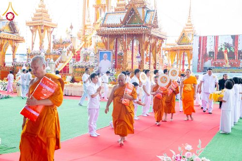 ภาพ No.316593:วันอาทิตย์ที่ 29 มีนาคม พ.ศ. 2569 พิธีทอดผ้าบังสุกุลและพิธีชำระร่าง โยมพ่อณรงค์ จินตมากุล  สิริอายุ 99 ปี 11 เดือน โยมบิดา พระครูปลัดรัตนวีรวัฒน์ (รังสฤษดิ์ อิทฺธิจินตโก) ที่ปรึกษาเจ้าคณะจังหวัดปทุมธานี เจ้าอาวาสวัดพระธรรมกาย  ณ ฌาปนสถานชั่วคราว ทางเข้า 