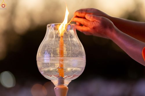 ภาพ No.292097:วันที่ 10 มกราคม พ.ศ. 2569 พิธีจุดประทีปถวายเป็นพุทธบูชา และบูชาธรรมมหาปูชนียาจารย์  ณ อนุสรณ์สถานคลองบางนางแท่น อ.สามพราน จ.นครปฐม ในโครงการธรรมยาตรา กตัญญูบูชา มหาปูชนียาจารย์ พระมงคลเทพมุนี(สด จนฺทสโร) พระผู้ปราบมาร อนุสรณ์สถาน 7 แห่ง ปีที่ 14