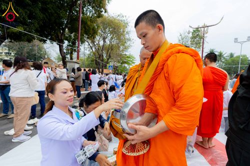 ภาพ No.310899:วันอาทิตย์ที่ 22 กุมภาพันธ์ พ.ศ. 2569 พิธีตักบาตรเเด่คณะพระภิกษุสงฆ์ 1,111 รูป จังหวัดน่าน หนึ่งในโครงการตักบาตรพระ 2,000,000 รูป 77 จังหวัดทั่วไทย ในวาระอันเป็นมงคลยิ่ง ครบรอบ 744 ปี นครน่าน สืบสานศรัทธา ทำบุญใหญ่ของเมืองน่าน ณ ข่วงเมือง วัดภูมินทร์ อำเ