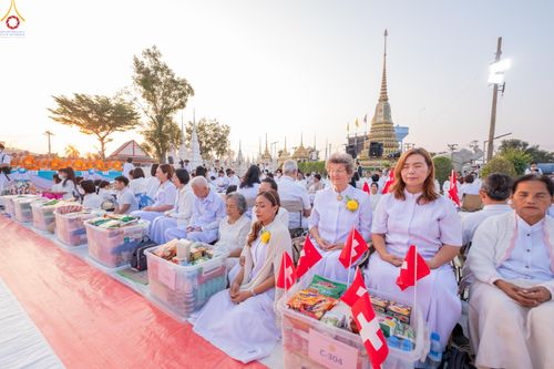 ภาพ No.294406:วันที่ 14 มกราคม พ.ศ. 2569 พิธีตักบาตรพระธรรมยาตรา ณ วัดสองพี่น้อง ต.ต้นตาล อ.สองพี่น้อง จ.สุพรรณบุรี ในโครงการธรรมยาตรา กตัญญูบูชา มหาปูชนียาจารย์ พระมงคลเทพมุนี(สด จนฺทสโร) พระผู้ปราบมาร อนุสรณ์สถาน 7 แห่ง ปีที่ 14