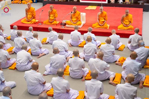 ภาพ No.286593:วันเสาร์ที่ 12 กรกฏาคม พ.ศ.2568 พิธีบรรพชาอุปสมบท  โครงการบรรพชาอุปสมบทหมู่ ธรรมทายาทนานาชาติ(ภาคภาษาจีน), โครงการบรรพชาสามเณร โรงเรียนนานาชาติ รุ่นที 14