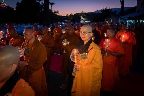 ภาพ No.332815:วันอาทิตย์ที่ 31 พฤษภาคม พ.ศ. 2569 วันวิสาขบูชา ณ วัดพระธรรมกายแคลิฟอร์เนีย  ประเทศสหรัฐอเมริกา