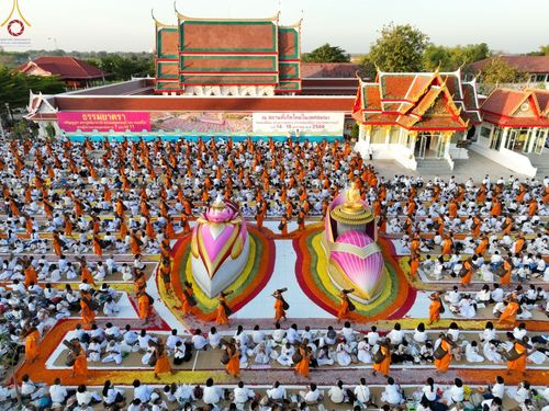 พิธีต้อนรับพระธรรมยาตรา ในโครงการธรรมยาตรากตัญญูบูชา มหาปูชนียาจารย์ พระมงคลเทพมุนี(สด จนฺทสโร) พระผู้ปราบมาร อนุสรณ์สถาน 7 แห่ง ปีที่ 11 วันที่ 14 มกราคม พ.ศ. 2566 ณ อนุสรณ์สถานลำดับที่ 3 สถานที่เกิดในเพศสมณะ วัดสองพี่น้อง อ.สองพี่น้อง จ.สุพรรณบุรี