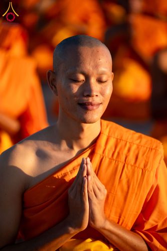 ภาพ No.285283:วันจันทร์ที่ 15 ธันวาคม พ.ศ.2568  บันทึกภาพหมู่ประวัติศาสตร์ โครงการบรรพชาอุปสมบทหมู่  รุ่นบูชาธรรมมหาปูชนียาจารย์ ประจำปี 2568 ณ ลานธรรมมหาธรรมกายเจดีย์ วัดพระธรรมกาย