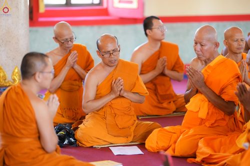 ภาพ No.280464:วันที่ 4 ธันวาคม พ.ศ. 2568 พิธีอุปสมบทหมู่ ในโครงการบวชบูชาธรรมมหาปูชนียาจารย์ 4 วัด ในจังหวัดบุรีรัมย์