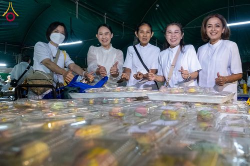 ภาพ No.301717:วันที่ 24 มกราคม พ.ศ. 2569 พิธีถวายภัตตาหารเป็นสังฆทาน แด่พระธรรมยาตรา ณ อนุสรณ์สถานบางปลา วัดบางปลา อำเภอบางเลน จังหวัดนครปฐม ในโครงการธรรมยาตรา กตัญญูบูชา มหาปูชนียาจารย์ พระมงคลเทพมุนี(สด จนฺทสโร) พระผู้ปราบมาร อนุสรณ์สถาน 7 แห่ง ปีที่ 14