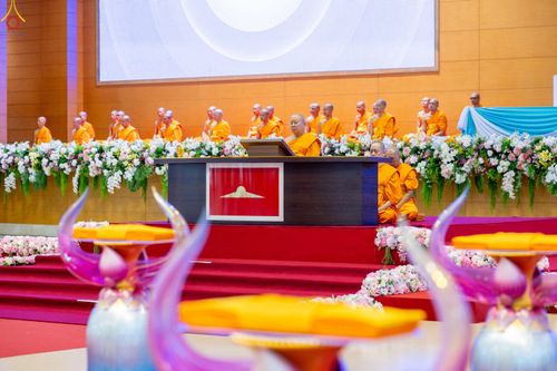 ภาพ No.345525:วันพฤหัสบดีที่ 27 สิงหาคม พ.ศ.2569 พิธีภาคสาย ปฏิบัติธรรมร่วมกัน เนื่องในวันธรรมชัย ณ สภาธรรมกายสากล วัดพระธรรมกาย