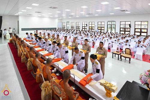 ภาพ No.344260:วันที่ 12 สิงหาคม พ.ศ. 2569  พสกนิกรชาวอำเภอคลองหลวง พร้อมใจร่วมพิธีสวดพระพุทธมนต์และทำบุญตักบาตรถวายพระราชกุศล เนื่องในวันคล้ายวันพระราชสมภพ สมเด็จพระบรมราชชนนีพันปีหลวง และวันแม่แห่งชาติ 12 สิงหาคม 2569