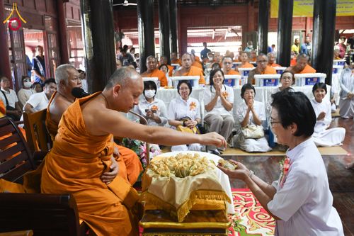 ภาพ No.303408:วันที่ 23 มกราคม พ.ศ. 2569 พิธีเจริญพุทธมนต์ปฏิบัติธรรม มอบทุนการศึกษา  ถวายสังฆทาน 109 วัด เพื่อถวายเป็นพุทธบูชา เพื่อขับเคลื่อนโครงการหมู่บ้านรักษาศีล 5 โดยคณะสงฆ์จังหวัดนครปฐม คณะศิษยานุศิษย์วัดพระธรรมกาย โครงการธรรมยาตรา ปีที่ 14 ณ วัดบางปลา อำเภอบาง