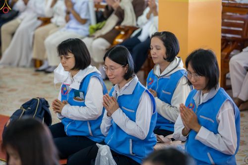 ภาพ No.291266:วันที่ 9 มกราคม พ.ศ. 2569 พิธีทอดผ้าป่าทำนุบำรุงศาสนสถาน ณ วัดนาราภิรมย์ อ.บางเลน จ.นครปฐม ในโครงการธรรมยาตรา กตัญญูบูชา มหาปูชนียาจารย์ พระมงคลเทพมุนี(สด จนฺทสโร) พระผู้ปราบมาร อนุสรณ์สถาน 7 แห่ง ปีที่ 14