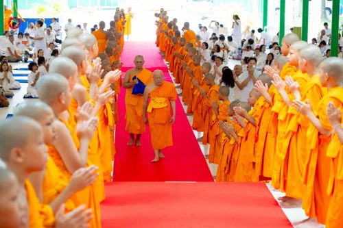 ภาพ No.223777:วันอาทิตย์ที่ 11 พฤษภาคม พ.ศ. 2568 พิธีอุปสมบทสามเณรเปรียญธรรมอุปสมบทอุทิศชีวิต 9 รูป อุบาสก 1 ท่าน ณ อุโบสถพระไตรปิฏกวัดพระธรรมกาย