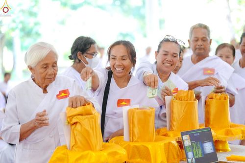 ภาพ No.247901:วันที่ 19-21 กันยายน พ.ศ. 2568 โครงการอบรมอุบาสิกาแก้ว รุ่นที่ 2 ณ ศูนย์ปฏิบัติธรรมจังหวัดบุรีรัมย์