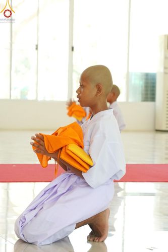 ภาพ No.134880:พิธีตัดปอยผม พิธีขอขมารับผ้าไตร พิธีบรรพชา และพิธีถวายบาตร ในโครงการบรรพชาสามเณร ฟื้นฟูพระพุทธศาสนาทั่วไทย  ณ ศูนย์ปฏิบัติธรรมและศูนย์อบรมเยาวชนเพชรบุรี ต.ท่าแลง อ.ท่ายาง จ.เพชรบุรี