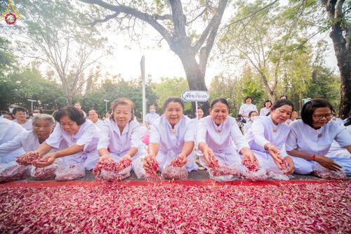 ภาพ No.120052:พิธีต้อนรับพระธรรมยาตรา ในโครงการธรรมยาตรา กตัญญูบูชา มหาปูชนียาจารย์ พระมงคลเทพมุนี(สด จนฺทสโร) พระผู้ปราบมาร อนุสรณ์สถาน 7 แห่ง ปีที่ 12 วันที่ 28 มกราคม พ.ศ. 2567 ณ วัดพระธรรมกาย จ.ปทุมธานี