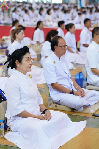 ภาพ No.151200:พิธีบูชาข้าวพระ ในวันอาทิตย์ต้นเดือน วันที่ 1 กันยายน พ.ศ. 2567 ณ สภาธรรมกายสากล วัดพระธรรมกาย