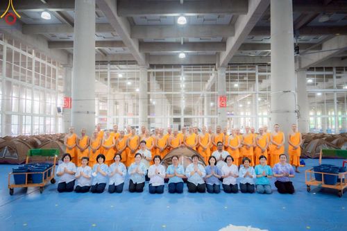 ภาพ No.218303:วันที่ 12-18 เมษายน พ.ศ. 2568 พระภิกษุและเจ้าหน้าที่อาสาสมัคร เตรียมพื้นที่ต้อนรับพักค้างพระสังฆาธิการ เนื่องในงานวันคุ้มครองโลก 22 เมษายน พ.ศ. 2568