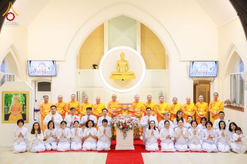ภาพ No.175364:พิธีทอดกฐิน วัดพระธรรมกายแมนเชสเตอร์ เอดจลีย์ สต็อคพอร์ต ประเทศอังกฤษ ในโครงการกฐินสามัคคีทั่วไทย 30,000 วัด บูชาธรรม 80 ปี หลวงพ่อธัมมชโย โดยคณะศิษยานุศิษย์วัดพระธรรมกาย วันที่ 10 พฤศจิกายน พ.ศ. 2567