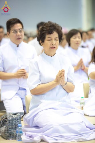 ภาพ No.209575:วันอาทิตย์ที่ 2 มีนาคม พ.ศ. 2568 พิธีบูชาข้าวพระ ณ สภาธรรมกายสากล วัดพระธรรมกาย