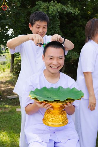 ภาพ No.147464:พิธีตัดปอยผม ขอขมา มอบบาตร ผ้าไตร โครงการปฐมอุปสมบท สมโภชอุโบสถ บูชาธรรม 80 ปี หลวงพ่อธัมมชโย ณ วัดพระธรรมกายโทชิหงิ ประเทศญี่ปุ่น วันพฤหัสบดีที่ 8 สิงหาคม พ.ศ. 2567