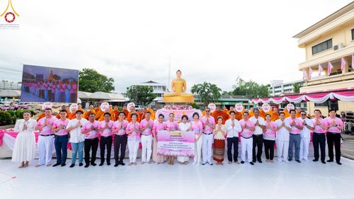 ภาพ No.150838:พิธีเจริญพระพุทธมนต์ และทำบุญตักบาตรแด่คณะสงฆ์ จำนวน 121 รูป เนื่องในโอกาสฉลองครบรอบ 120 ปี อำเภอคลองหลวง จังหวัดปทุมธานี เพื่อถวายเป็นพุทธบูชา ช่วยเหลือผู้ประสบความเดือดร้อนจากอุทกภัย และคณะสงฆ์ 323 วัด 4 จังหวัดชายแดนภาคใต้ วันเสาร์ที่ 31 สิงหาคม พ.ศ. 