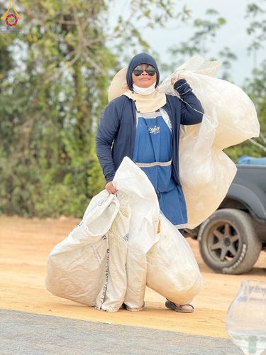 ภาพ No.128674:V.33 รวมพลังเพื่อบางกล่ำ การเตรียมงานของเจ้าหน้าที่หน่วยงานต่างๆ เพื่องานธรรมยาตราอัญเชิญพระบรมสารีริกธาตุ ประดิษฐาน ณ มหารัตนเจดีย์สิริปทุมสวรรค์ (เจดีย์อริยพุทธะ 5 พระองค์) ศูนย์ปฏิบัติธรรมภาคใต้ อ.บางกล่ำ จ.สงขลา ระหว่างวันที่ 9-10 มีนาคม พ.ศ. 2567