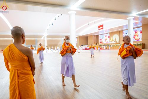 ภาพ No.217229:วันเสาร์ที่ 12 เมษายน พ.ศ. 2568 พิธีบรรพชา พิธีขอศีลและขอนิสสัย พิธีมอบบาตร ในโครงการอุปสมบทหมู่ บูชาธรรมหลวงพ่อธัมมชโย, โครงการธรรมทายาท ระดับอุดมศึกษา รุ่นที่ 52 ,  โครงการบวชพระนานาชาติ AEC & WAB CEO รุ่นที่ 4 ณ วัดพระธรรมกาย