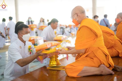 ภาพ No.115580:พิธีเจริญพระพุทธมนต์ และถวายภัตตาหาร ในวาระครบ 115 ปี วันคล้ายวันเกิด คุณยายอาจารย์ มหารัตนอุบาสิกาจันทน์ ขนนกยูง (ผู้ให้กำเนิดวัดพระธรรมกาย) วันศุกร์ที่ 19 มกราคม พ.ศ. 2567 ณ หอฉันคุณยายอาจารย์ วัดพระธรรมกาย
