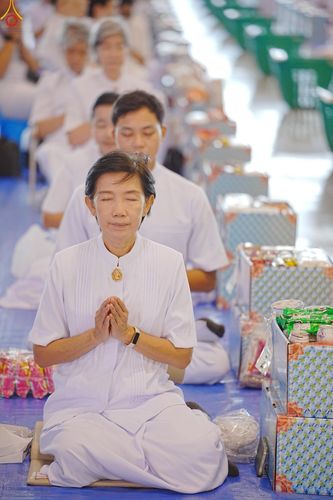 ภาพ No.240435:วันพุธที่ 27 สิงหาคม พ.ศ. 2568 พิธีตักบาตร ในวันธรรมชัย ณ วัดพระธรรมกาย จ.ปทุมธานี
