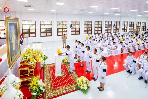 ภาพ No.276052:วันที่ 5 ธันวาคม พ.ศ. 2568 พสกนิกรอำเภอคลองหลวง พร้อมใจบำเพ็ญกุศลอุทิศถวาย “ในหลวงรัชกาลที่ 9” น้อมรำลึกในพระมหากรุณาธิคุณ เนื่องในวันคล้ายวันพระบรมราชสมภพ วันชาติ และวันพ่อแห่งชาติ ณ อาคารปลูกศรัทธา 2 วัดพระธรรมกาย อำเภอคลองหลวง จังหวัดปทุมธานี