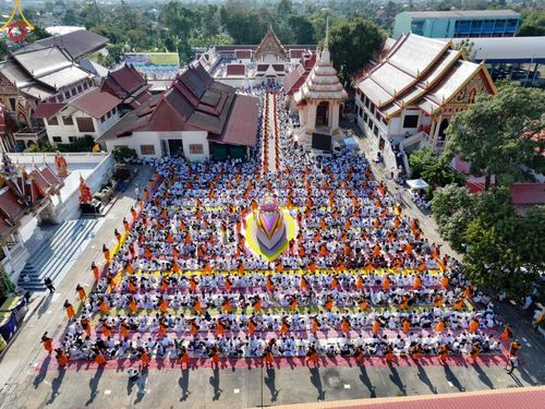 ภาพ No.195507:พิธีต้อนรับพระธรรมยาตรา ณ อนุสรณ์สถานลำดับที่ 4 สถานที่เกิดด้วยกายธรรม วัดโบสถ์(บน) ต.บางคูเวียง จ.นนทบุรี ในโครงการธรรมยาตรา กตัญญูบูชา มหาปูชนียาจารย์ พระมงคลเทพมุนี(สด จนฺทสโร) พระผู้ปราบมาร อนุสรณ์สถาน 7 แห่ง ปีที่ 13 วันที่ 15 มกราคม พ.ศ. 2568