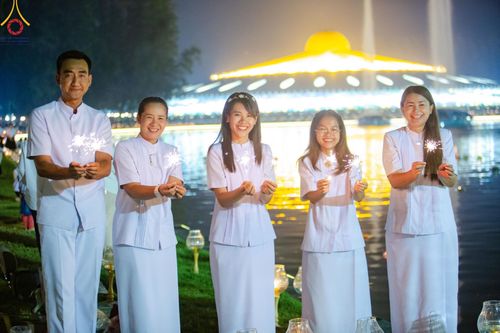 ภาพ No.170335:พิธีลอยกระทงธรรม ณ สระเศรษฐีทะเลบุญ มหาวิหารพระมงคลเทพมุนีฯ วัดพระธรรมกาย วันศุกร์ที่ 15 พฤศจิกายน พ.ศ.2567 (วันเพ็ญ 15 ค่ำ เดือน 12)