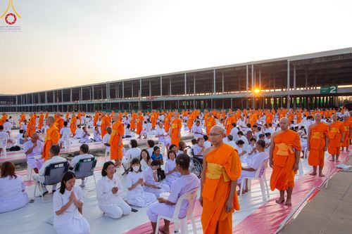 ภาพ No.180033:พิธีปลงผมนาคธรรมทายาท ในโครงการอุปสมบทหมู่ บูชาธรรมมหาปูชนียาจารย์ (ศูนย์อบรมวัดพระธรรมกาย) วันที่ 1 ธันวาคม พ.ศ. 2567 ณ ลานธรรมหารัตนวิหารคด วัดพระธรรมกาย จ.ปทุมธานี