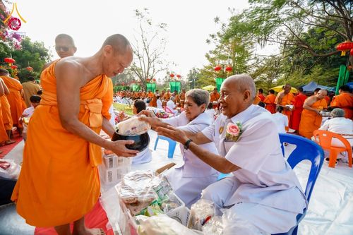 ภาพ No.206799:พิธีตักบาตรพระ 1,000 รูป ปืที่ 7 วันอาทิตย์ที่ 9 กุมภาพันธ์ พ.ศ. 2568 ณ วัดห้วยตองสัก อำเภอจอมทอง จังหวัดเชียงใหม่