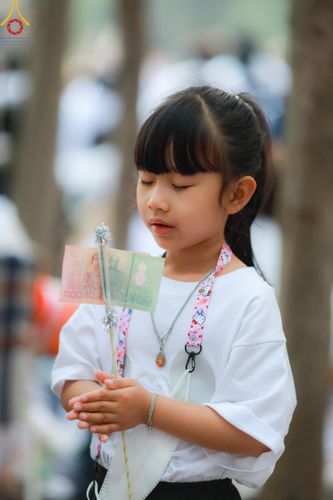 ภาพ No.107413:พิธีตักบาตรพระธรรมยาตราฯ ในโครงการธรรมยาตรากตัญญูบูชา มหาปูชนียาจารย์ พระมงคลเทพมุนี(สด จนฺทสโร) พระผู้ปราบมาร ปีที่ 12 ณ อนุสรณ์สถานมหาวิหารพระมงคลเทพมุนี อ.สองพี่น้อง จ.สุพรรณบุรี วันที่ 7 มกราคม พ.ศ. 2567